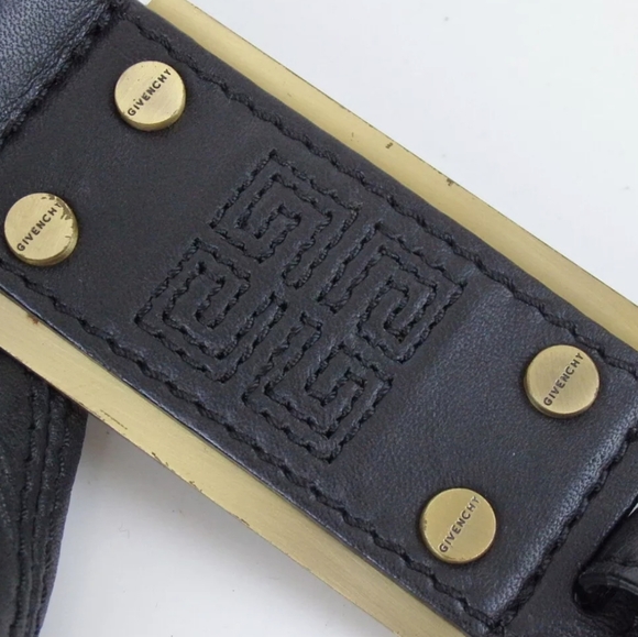 AUTHENTIC GIVENCHY LOGO EMBOSSED ONE BELT BAG - Picture 5 of 12